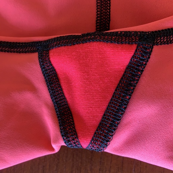 Lululemon NWT Outrun 17” Crop 4 - Picture 11 of 14